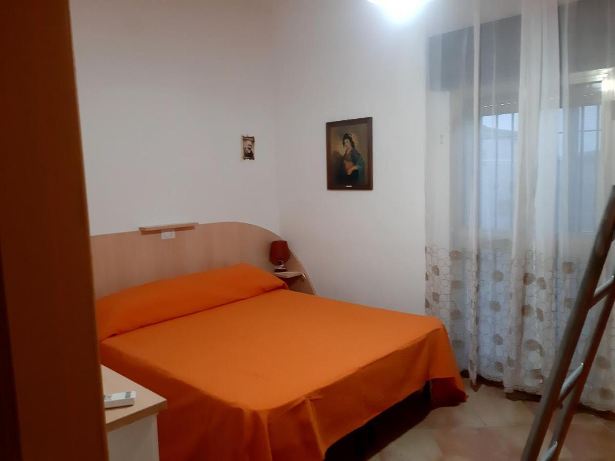 Il corallo San Pietro in Bevagna Esterno foto